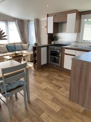 Cosy, Coastal Themed Holiday Home, Rockley Park, Poole, Dorset Esterno foto