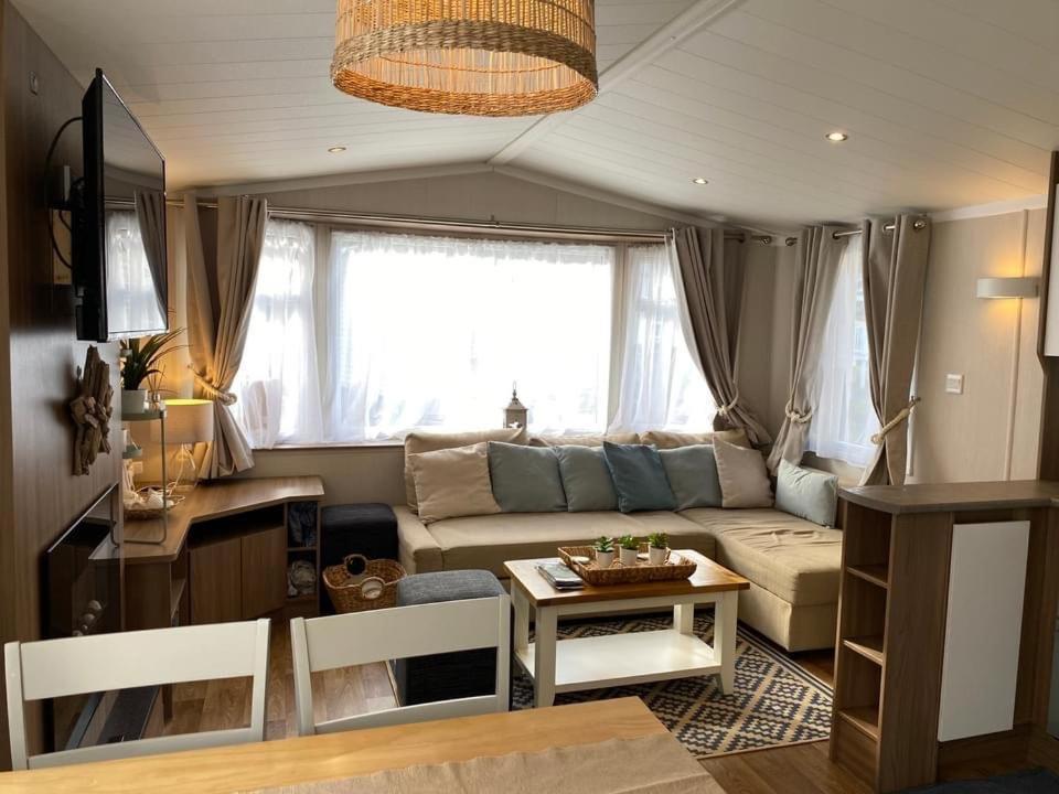 Cosy, Coastal Themed Holiday Home, Rockley Park, Poole, Dorset Esterno foto